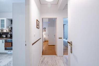 Luxury flat with pvt parking in superb location