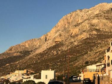 grande grotta studios armeos masouri