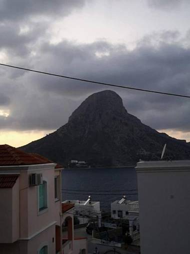 poets apertment in armeos masouri