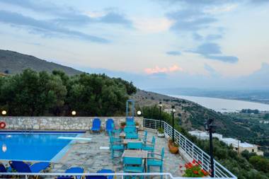 Marika Studios & Apartments