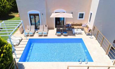 Cretan Sunny Villa Heated Pool