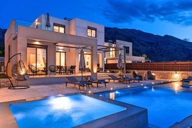 Minoas Villas Heated Pool