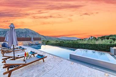 Minoas Villas Heated Pool