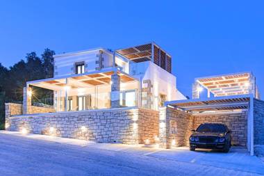 Blue Lake Villa Heated Pool