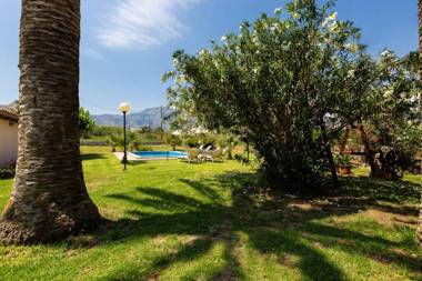 Effie Beach Front Apartment with Pool