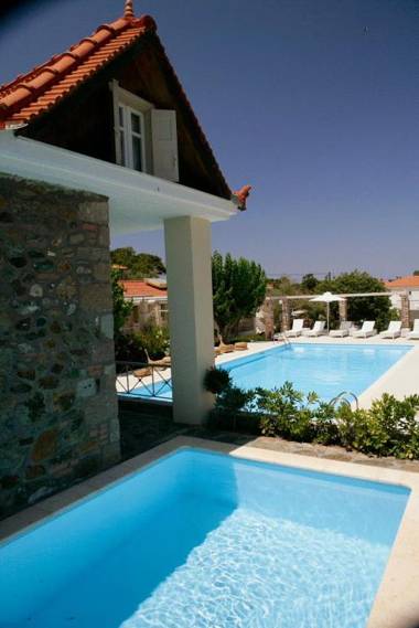 Oikies Small Elegant Houses