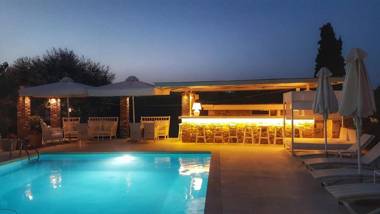 Oikies Small Elegant Houses