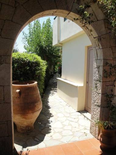 Nancy - Chara Apartments