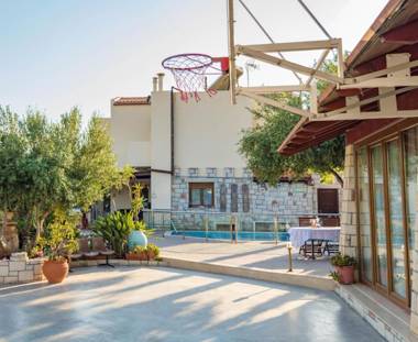 Luxury Villa Karteros