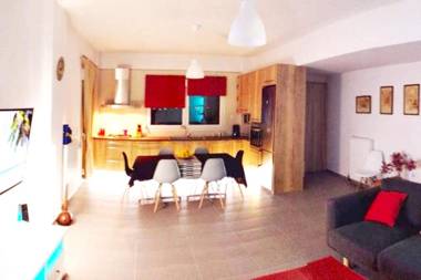 3 bedrooms house with sea view enclosed garden and wifi at Iraklio 5 km away from the beach