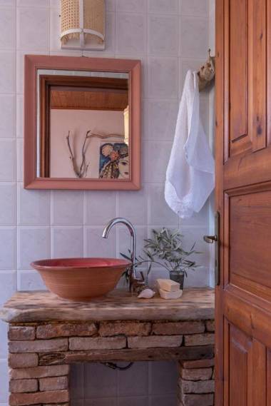 AMNISIADES APARTMENTS