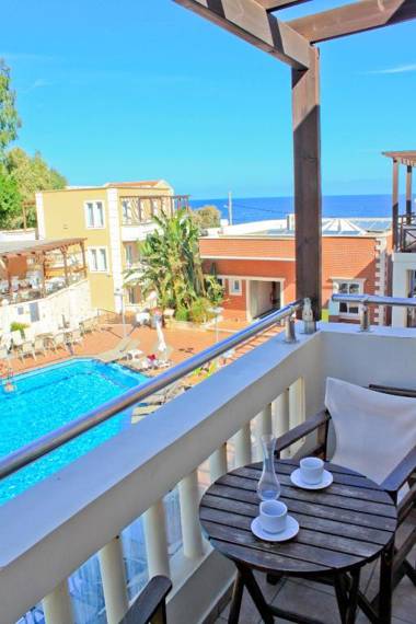 Porto Kalamaki Hotel