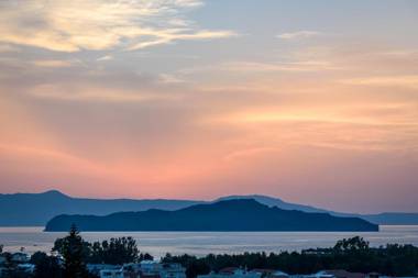 Golden Beach Hill Apartments