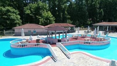 Sintrivanis Resort Beach.