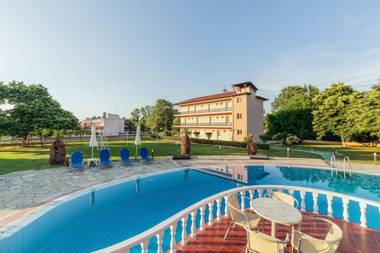 Sintrivanis Resort Beach.