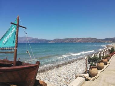Horizonte Seafront Suites