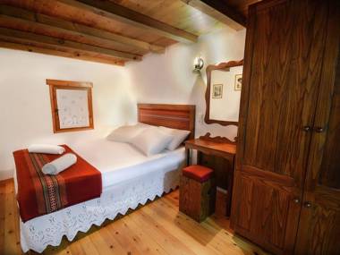 Lovely Holiday Home in Kalamitsi Alexandrou with Pool