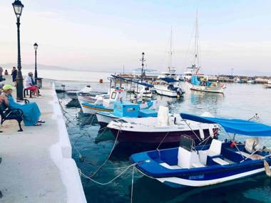 Fistiki Apartment - Sea view and island charm