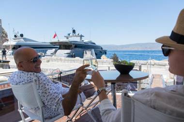 JOKER Floating Accommodation