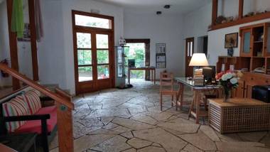 Grekis Beach Hotel and Apartments