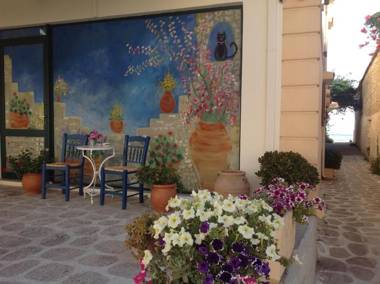 Asterias Studios & Apartments