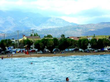 Studio in nice small hotel sea view sea at 20m Kalyves NW coast