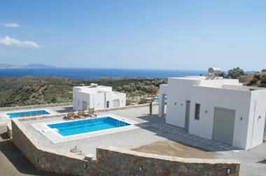 Evgoro Luxury Suites