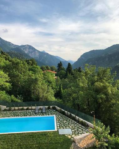 Forest Suites Boutique Hotel