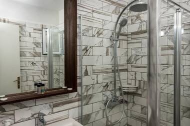 Barefoot Contessa Lourdas