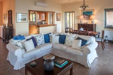 Absolute Villa by Stylish Stays