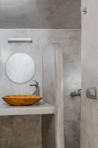 Lava Suites & Lounge