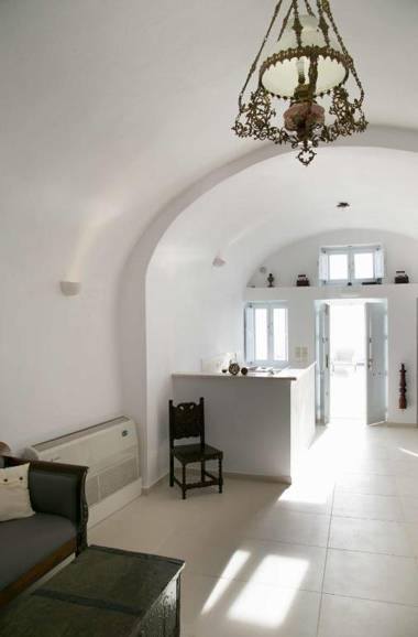 Dimitrios Cave House