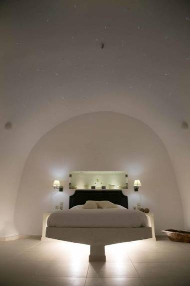 Dimitrios Cave House