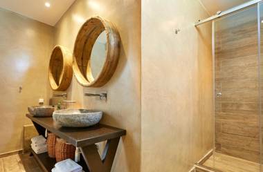 Amor Hideaway Villas