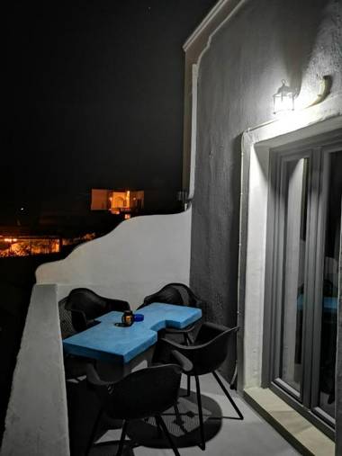 N RENIERIS Apartments