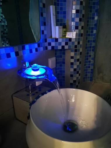 N RENIERIS Apartments