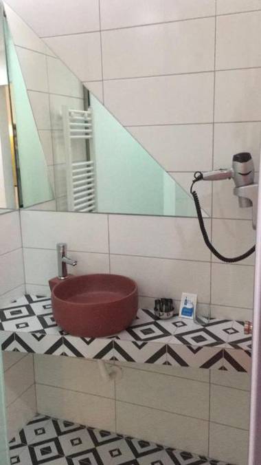 White Bottle Superior Apartments