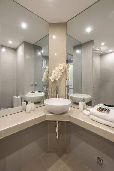 Ace Location | Luxury Building