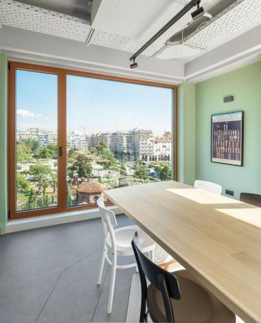 Zeus is Loose Hostel