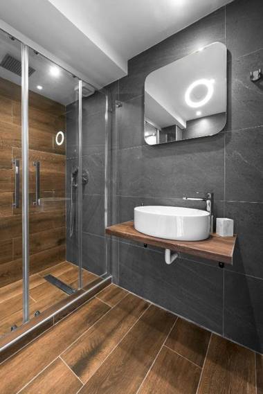 Ultima Suites Nilie Hospitality MGMT