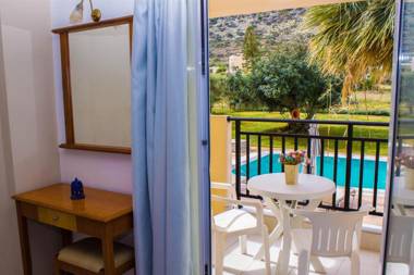 Sunshine Studios & Apartments