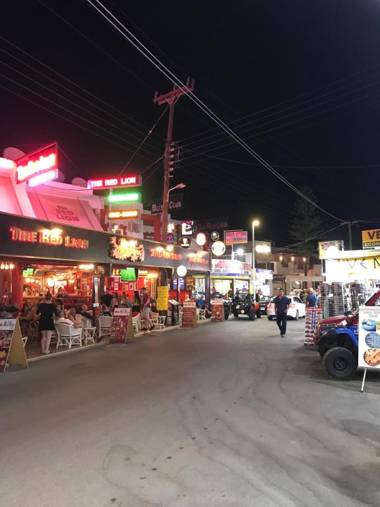 Heaven Studios & Apartments