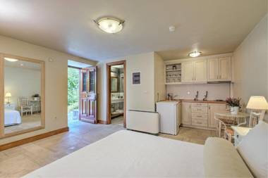 Mare Monte Luxury Suites