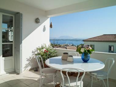 5 bedrooms villa at Spetses 900 m away from the beach with sea view private pool and enclosed garden
