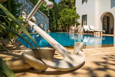 6 bedrooms villa with private pool enclosed garden and wifi at Spetses