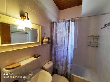 Fabulous apt. w/breakfast near the sea!