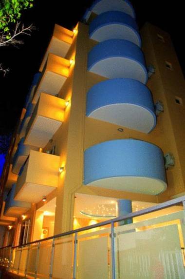 Theo Beach Hotel Apartments