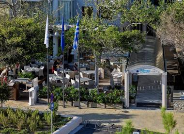 Kyma Suites Beach Hotel