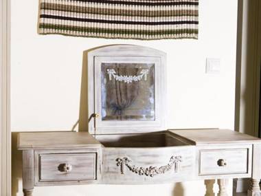 Beautiful Holiday house for 10 persons with swimming pool