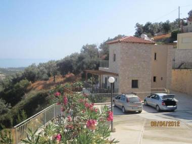 Beautiful Holiday house for 10 persons with swimming pool